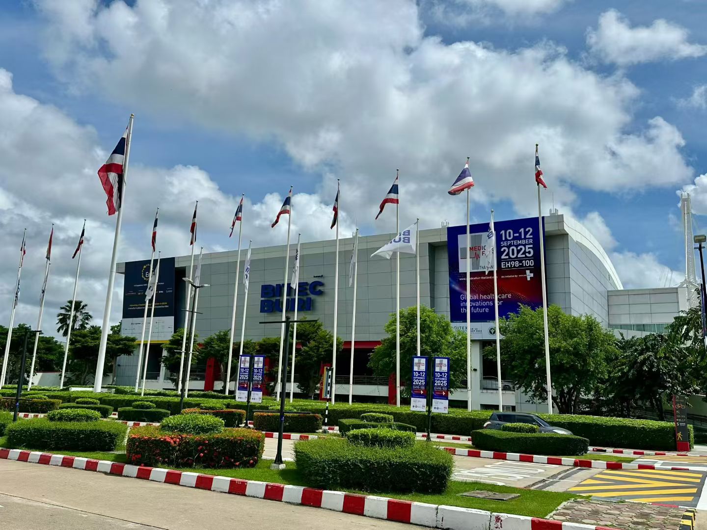 اليوم الأول في المعرض الطبي في تايلاند 2025